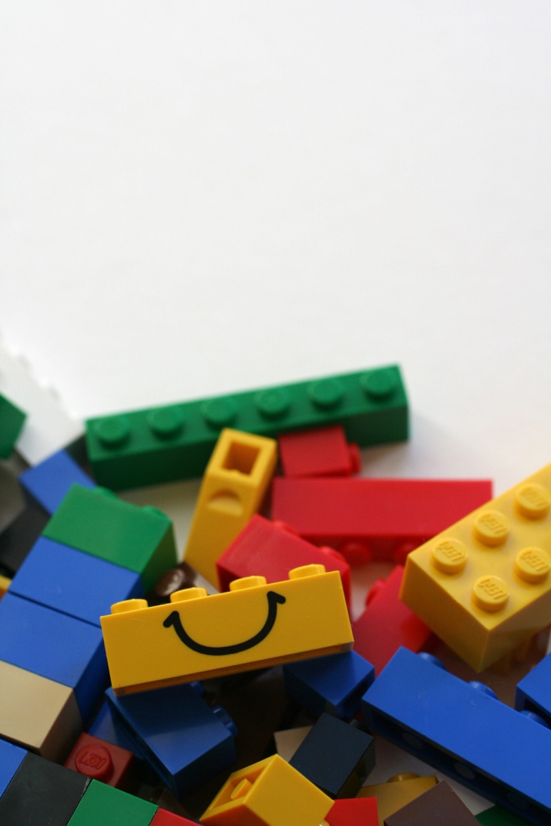 letter, blocks, color, table, art, playground, rubber eraser, assorted, childhood, multi colored, play, close-up, toy, large group of objects, rubix cube