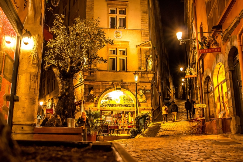 built structure, incidental people, tree, plant, cafe, art, theatre, street light, trees, building, real people, soleil, 5K, the way forward, direction