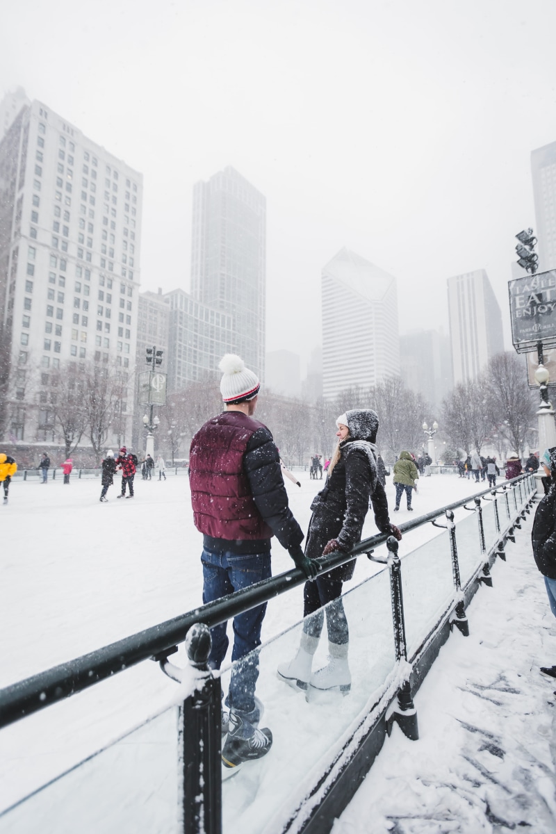 snowy, buildings, white color, white, zing, lifestyles, people, fog, cityscape, landscape, clothing, modern, architecture, daytime, ice, frosty, 5K, frosty weather