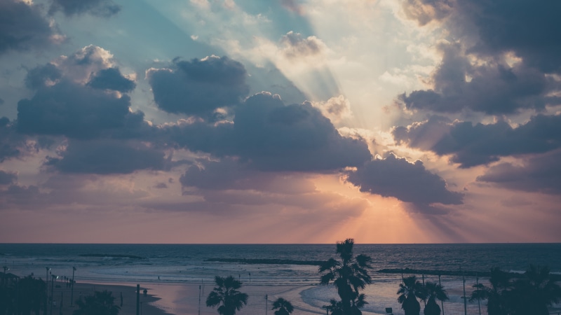 horizon, men, cloud - sky, israel, nature, land, sea, beach, real people, tranquil scene, clouds, tel aviv beach, sunlight, sky, lifestyles, leisure activity