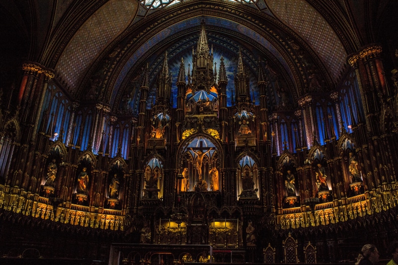 church, travel destinations, pipe organ, ceiling, photography, built structure, low, indoors, arch, temple, hall, no people, interior, building, spirituality
