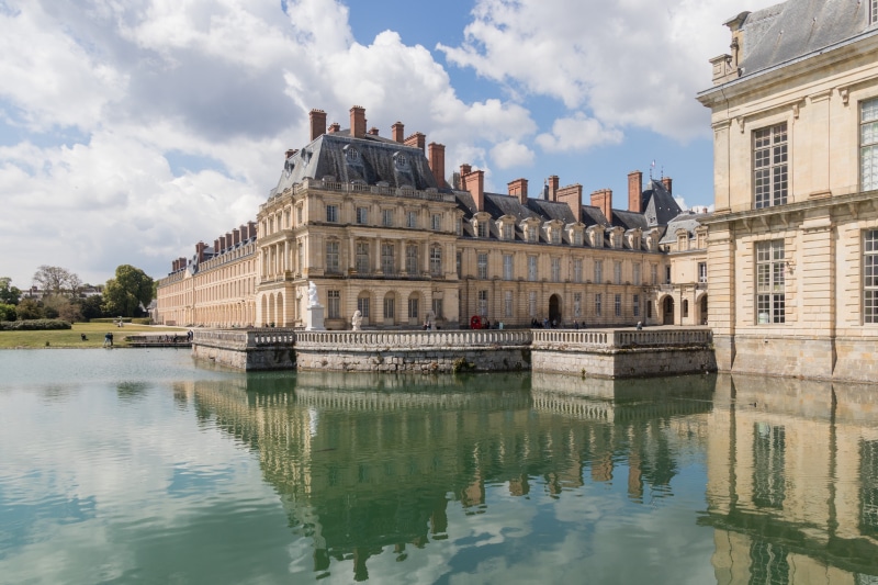 fontainebleau, building exterior, the past, travel, city, no people, history, architecture, reflection, travel destinations, cloud - sky, lake, sky, france