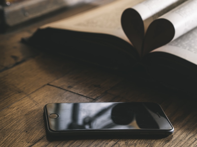 bookcase, indoors, glasses, read, retro, smartphone, desk, love, closeup, reading, table, writing, mobile, telephone, brown, display, wisdom, publication