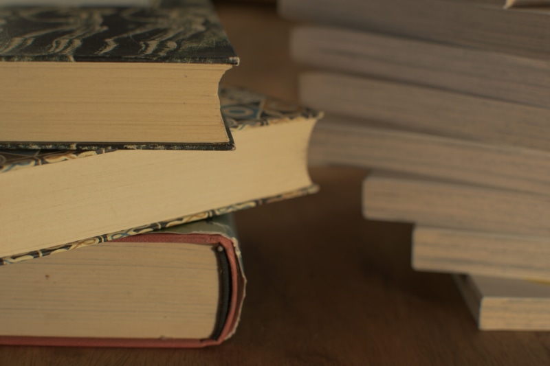 culture, close-up, brown, know how, college, read, table, instructive, literacy, wood - material, antiquariat, knowledge, cardboard, sale, shelf, bookshelf