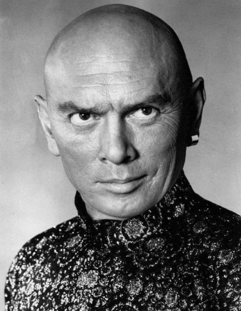 shirt, one man only, model, Stage, mid adult, human face, star, cinema, 1080P, Yul Brynner, photographer, men, black, indoors, mid adult men, motion pictures