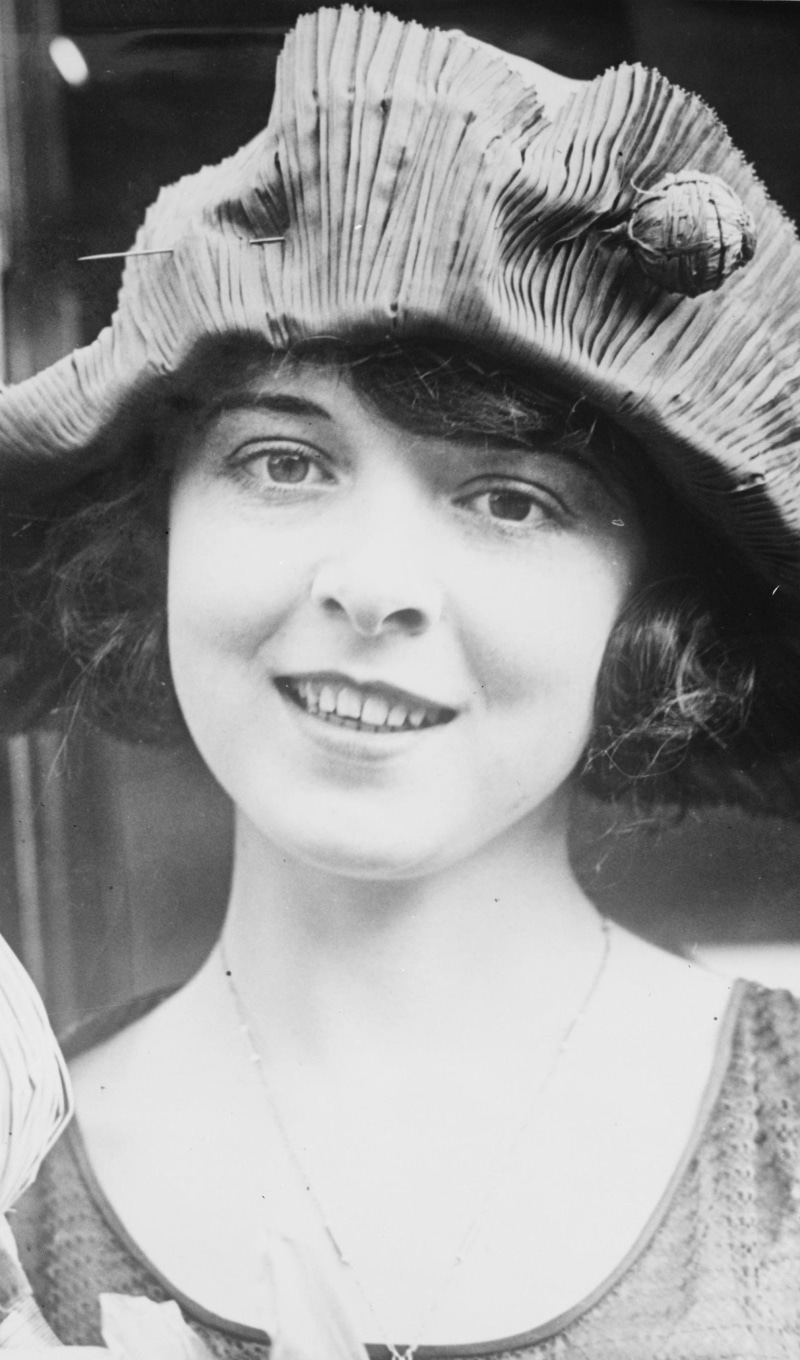 talkies, happiness, bobbed haircut, vintage, colleen moore, hairstyle, indoors, emotion, smiling, people, entertainment, females, real people, movies, black And White