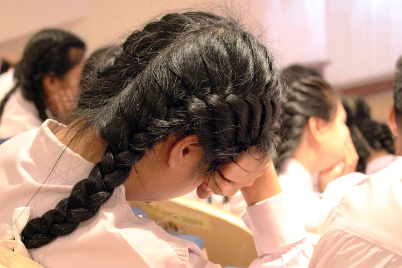 incidental people, men, lecture, emotion, uniform, class, college, sleep, wedding ceremony, portrait, female, 2K, student, use, school kid, group of people