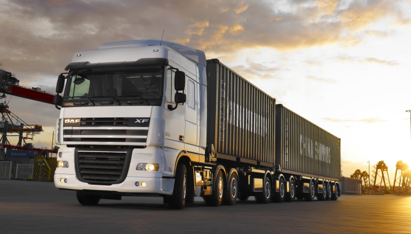 vehicle Trailer, motion, semi-Truck, DAF, mode of transportation, carrying, cloud - sky, multiple Lane Highway, 4K, commercial Land Vehicle, Cranes, cargo Container