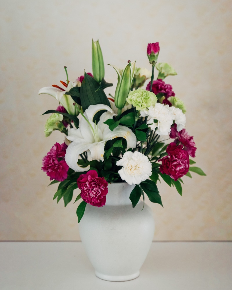 8K, flowering plant, flower bouquet, table, flower pot, petal, green, fragility, flower, plant, petaled, softness, beauty in nature, nature, indoors, bunch of flowers
