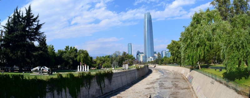 architecture, tree, no people, nature, famous Place, urban Scene, plant, footpath, de, building exterior, outdoors, Mapocho River, mapocho, city, green color
