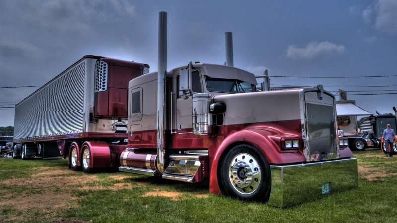 land vehicle, Trucks, stationary, architecture, large, silver colored, reliability, truck, cloud - sky, trucking, semi-truck, red, business, 1080P, transportation