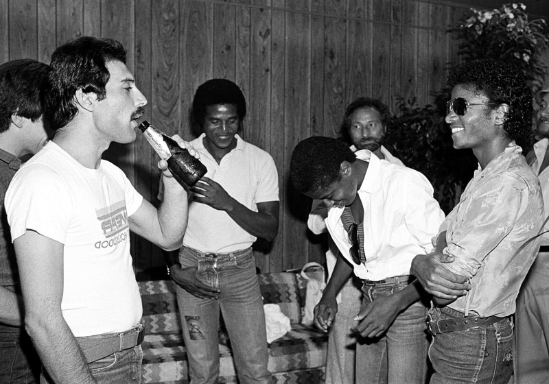 blues, disco, 1080P, singer, michael, swing, pop, r-b, mercury, jackson, dance, die, queen, soul