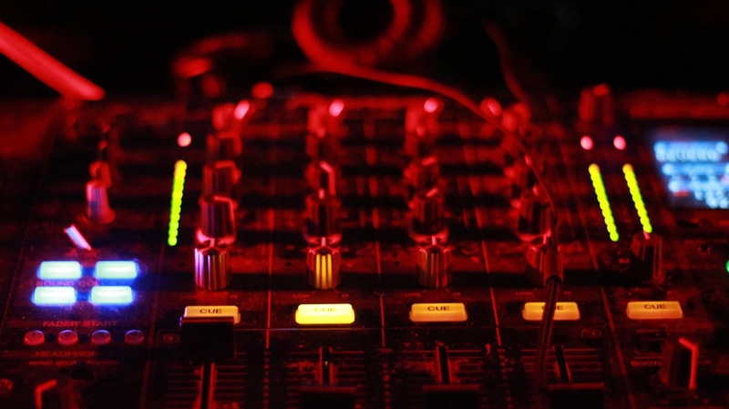 control panel, electrical equipment, scratching, disco, sound recording equipment, sound studio, equipment, arts culture and entertainment, communication