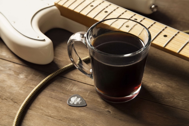 cup, hot drink, 4K, no people, table, tea, refreshment, food and drink, coffee, close-up, tea - hot drink, afternoon, black, soft, drink, fender, coffee - drink