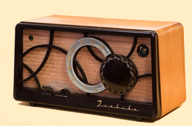 no people, Radio, Radio, music, noise, wireless technology, table, Toshiba, tube radio, old, glasses, still life, retro styled, radio, device screen, close-up