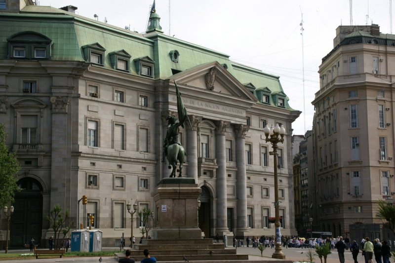 Marktplatz, de, naci, aires, nature, photo, group of people, equestrian monument, human representation, architecture And Buildings, history, banco, Banco de la Nación