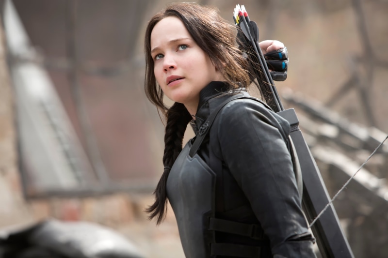 young women, outdoors, Jennifer Lawrence, real people, clothing, standing, young adult, leisure activity, waist up, hair, side view, leather jacket, The Hunger Games:Mockingjay