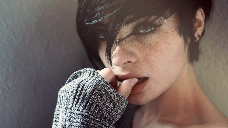 body part, women, face, contemplation, headshot, young adult, human face, hairstyle, indoors, sweatshirt, serious, emotion, adult, sadness, s, Segovia Amil