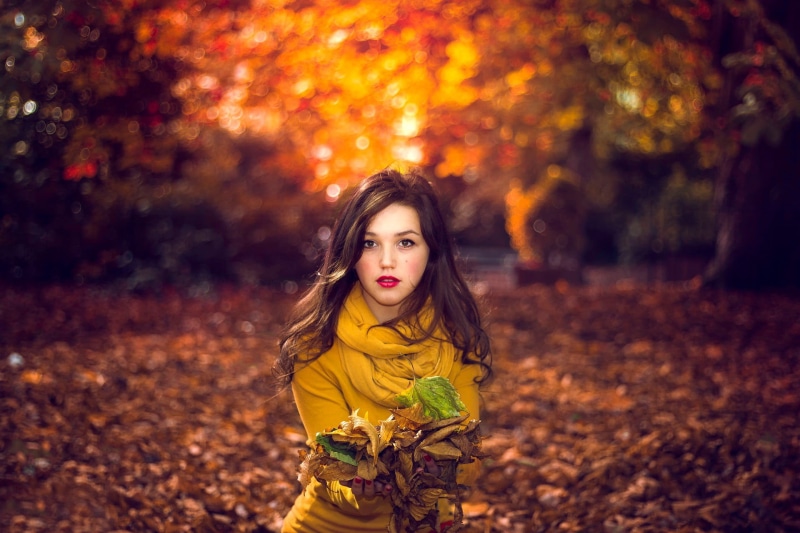 brown Hair, females, yellow, fashion, enjoyment, one Person, 1080P, women, dried, leaf, beauty, human Hair, happiness, beauty In Nature, portrait, young Adult