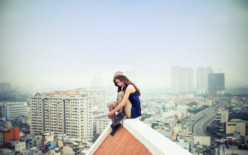 modern, rooftops, real people, young adult, lifestyles, model, casual clothing, architecture, Asian, one person, skyscraper, leisure activity, nature, 1080P