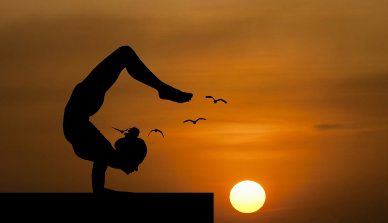 pose, outdoors, leisure activity, calm, balance, 2K, lifestyle, meditating, harmony, mid-air, lifestyles, nature, relaxation, arms raised, human arm, handstand