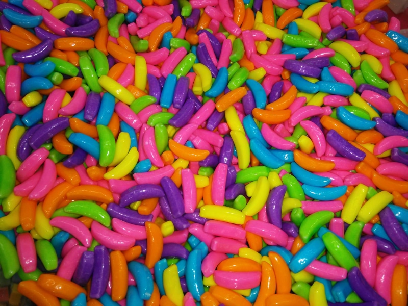 large group of objects, colors, multi colored, alegre, still life, heap, sale, no people, sweet food, food, gummy, full frame, snack, color, food and drink
