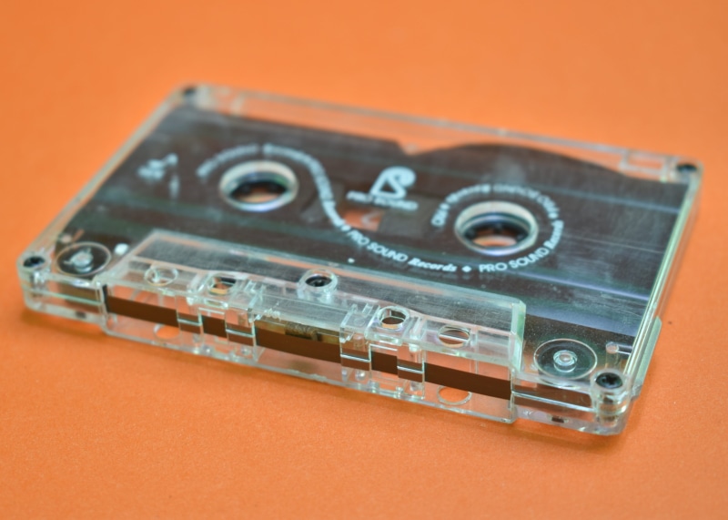 studio shot, technology, clear, 4K, nostalgia, equipment, connection, 80s, old, single object, history, colored background, obsolete, recording, vintage