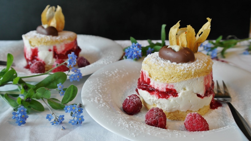 fruit, delicious, ice cream, mint leaf - culinary, food, spring, egg, vanilla ice cream, freshness, sugar, white, red, indulgence, nutritious, coffee break