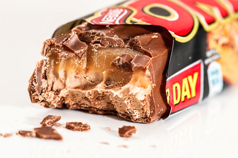 delicious, treat, ready-to-eat, bite, hunger, 5K, snack, diabetes, chocolate bar, nut, caramel, dessert, unhealthy, candy, food, carbohydrates, unhealthy eating