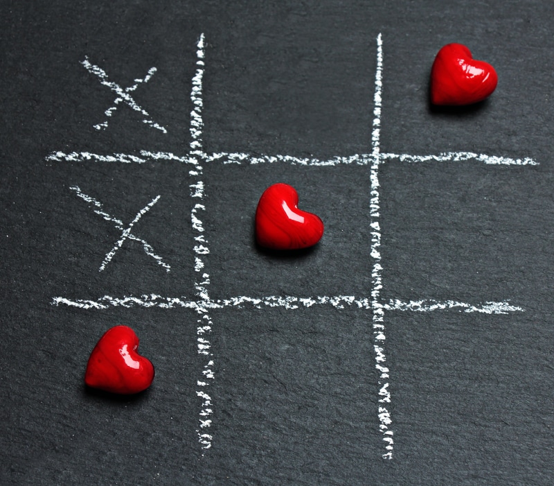 heart wins, western script, tac, wins love, red, feelings, two people-strategy game, love, strategy game, affection, two people, love triumphs, postcard