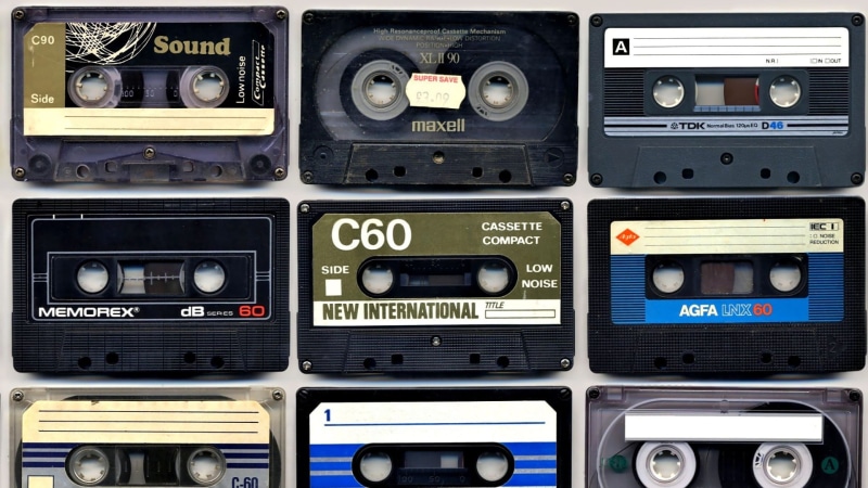 stereo, product, electronics, communication, no people, variation, repetition, arts culture and entertainment, choice, sound recording equipment, full frame