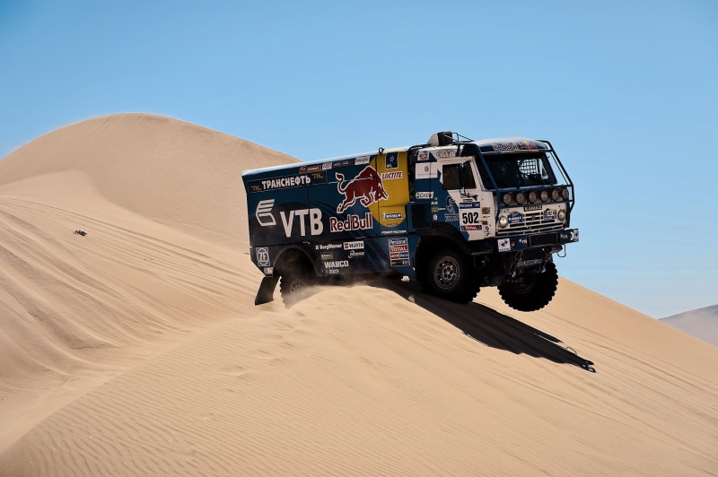 sand, outdoors, scenics - nature, desert, vtb, white, dirt Road, bull, KAMAZ, Paris-Dakar, heat - Temperature, motor vehicle, landscape, convoy, red, environment