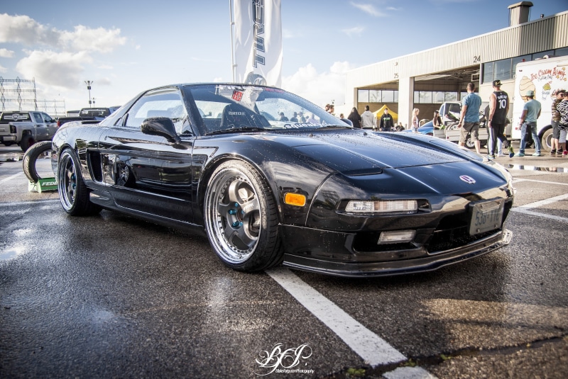 wheel, silver colored, sport, Acura NSX, 4K, day, Honda NSX, car, incidental people, retro styled, cloud - sky, racecar, architecture, sports car, mode of transportation