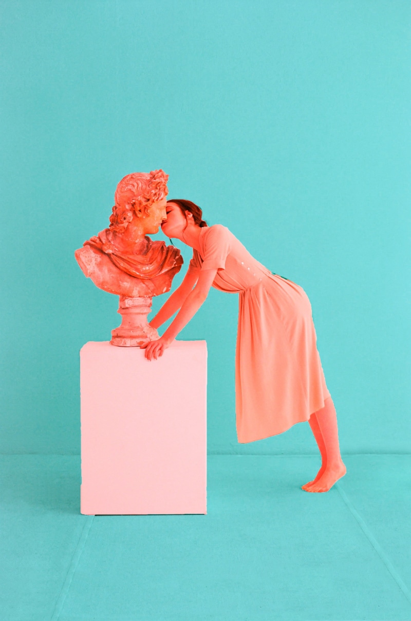 kissing, blue background, vaporwave, bust, 2K, women, statue, sculpture