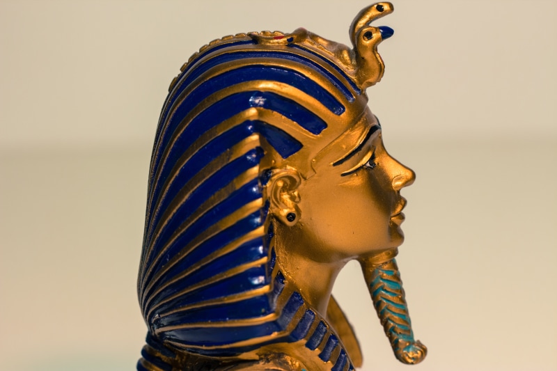 indoors, ornate, close-up, culture, tutankhamun, ancient, the past, animal wildlife, sculpture, animal, statue, art and craft, studio shot, bust, pharaoh