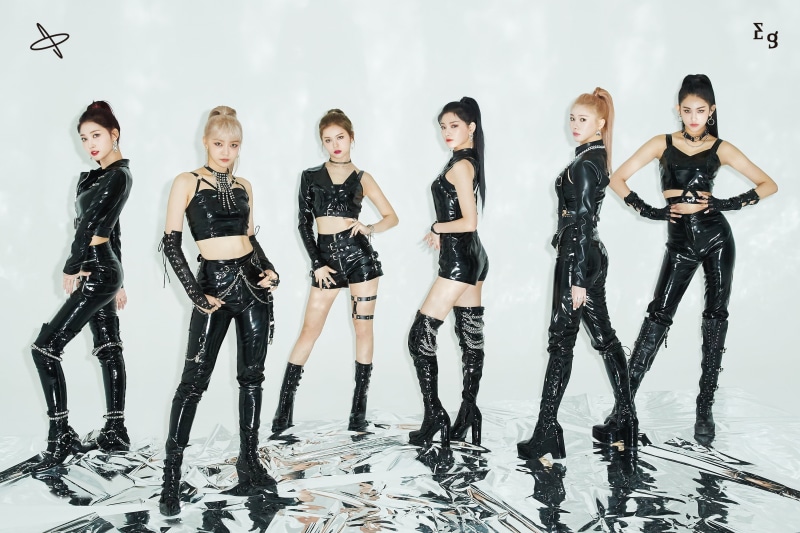 E:U (Park Jiwon), EVERGLOW, Wang Yiren, Sihyeon (Kim Sihyeon), Mia (Han Eunji), Onda (Jo Serim), 2K, Aisha (Heo Yoorim), K-pop