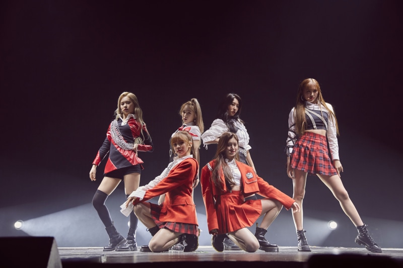 Onda (Jo Serim), E:U (Park Jiwon), EVERGLOW, Sihyeon (Kim Sihyeon), Aisha (Heo Yoorim), K-pop, 5K, Mia (Han Eunji), Wang Yiren