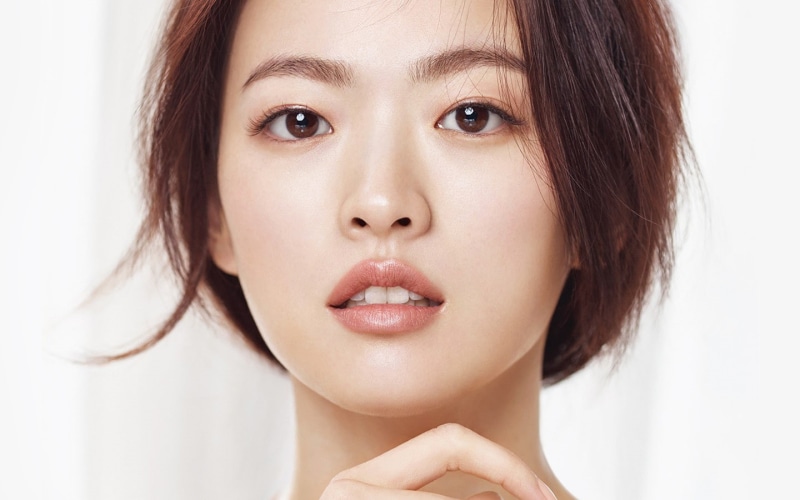 Chun Woo-Hee, women, 720P, looking at viewer, short hair, brunette, brown eyes, fingers, Korean, open mouth, model, portrait, juicy lips, South Korea