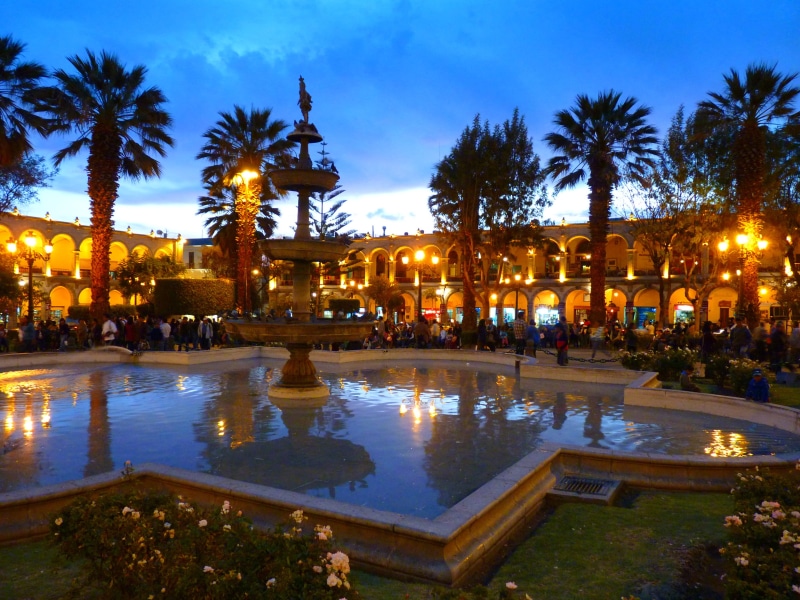 lighting equipment, concrete, plant, Arequipa, Center, palm tree, tree, swimming pool, illuminated, architecture, group of people, tropical climate, sky