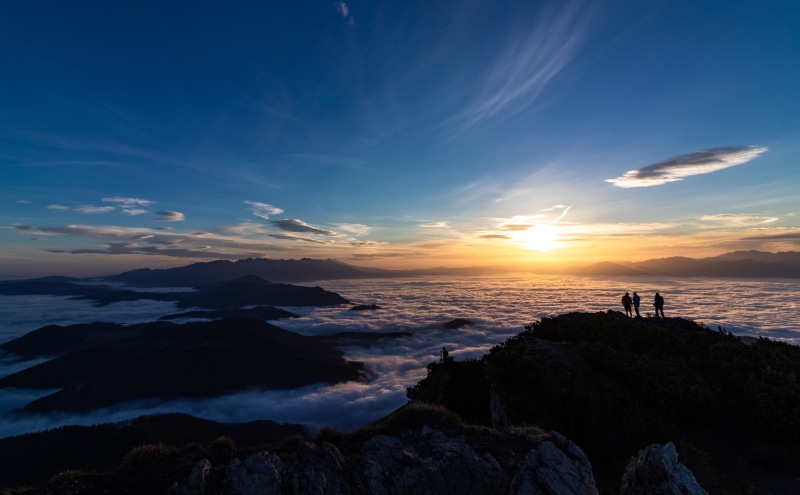 photo, beauty in nature, people, sun, rocks, dawn, sight, land, sea, mountain, landscape, rock - object, hikers, leisure activity, sky, rock, nature, silhouette