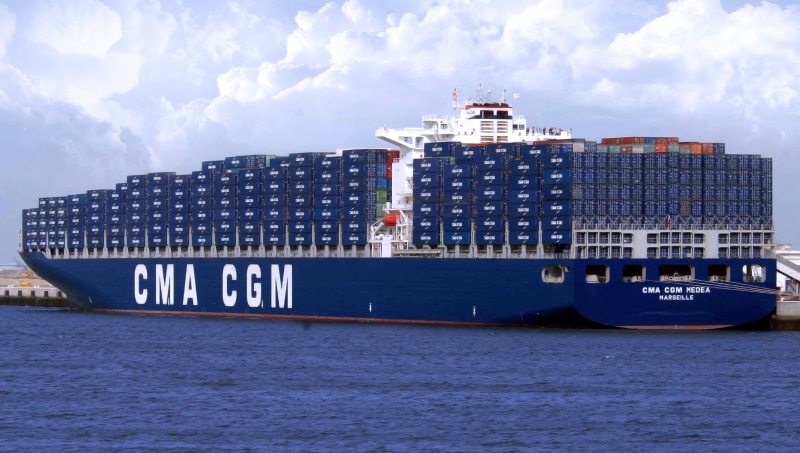 2K, text, cgm, Pier, nautical vessel, mode of transportation, Sea, water, waterfront, building, nature, city, Blue, Clouds, no people, A container ship