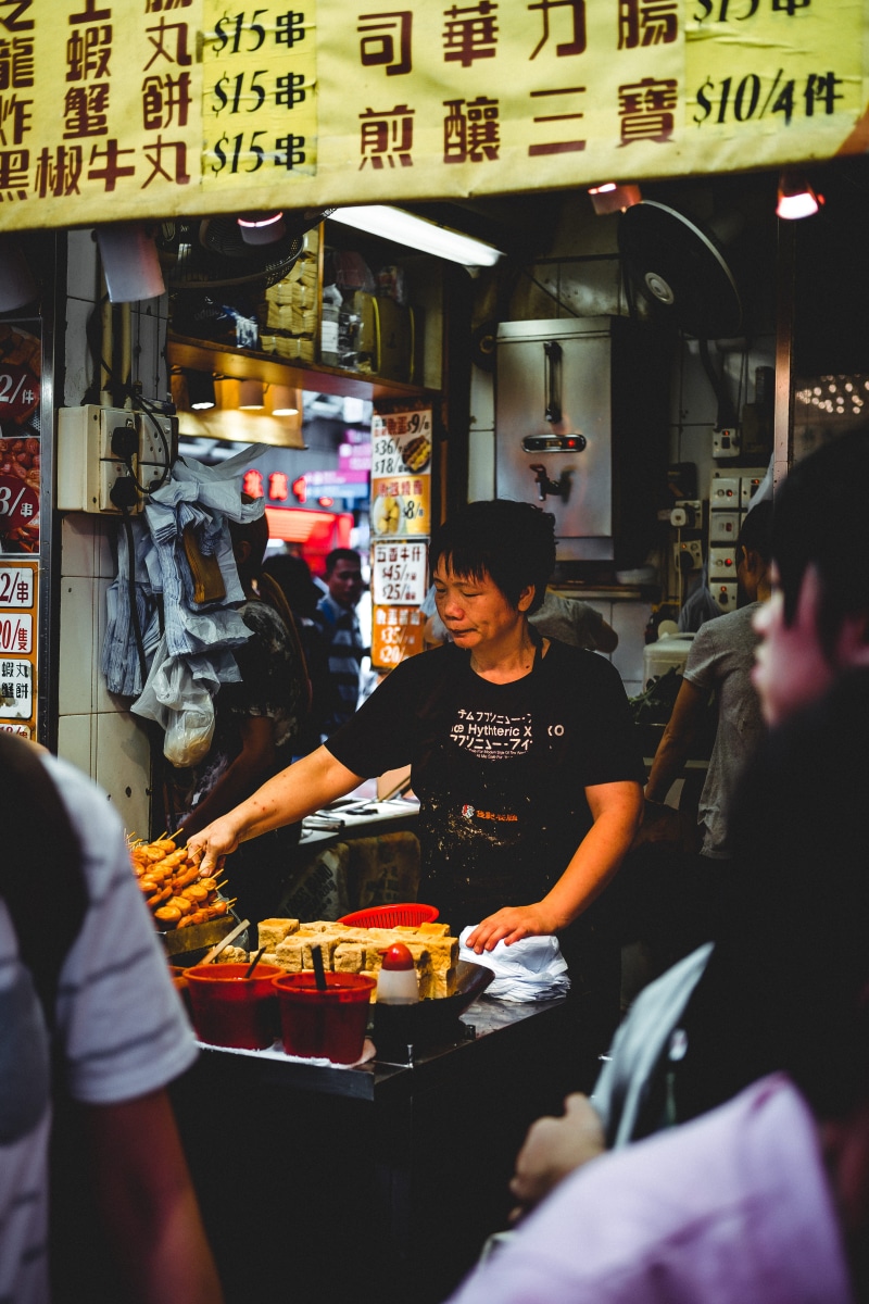 woman, adult, incidental people, photography, meal, x-pro 2, clothing, 5K, fujifilm, apparel, hk, city, kowloon, city life, women, customer, cooking, food court