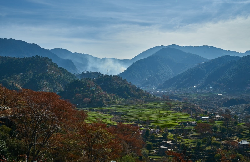 nature, environment, plant, non-urban scene, mountain range, field, sky, day, village, growth, mountains, landscape, cloud - sky, idyllic, beauty in nature