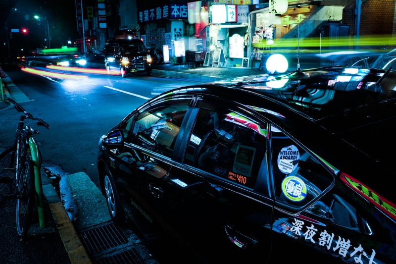 city Life, city street, land vehicle, transportation, beside, lighting Equipment, illuminated, 4K, motor vehicle, street, road, on the move, luxury, blurred Motion