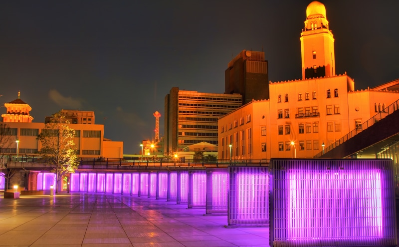 architecture, canoneos7d, building exterior, building, built structure, canon, water, residential district, lighting equipment, outdoors, panels, purplepanels