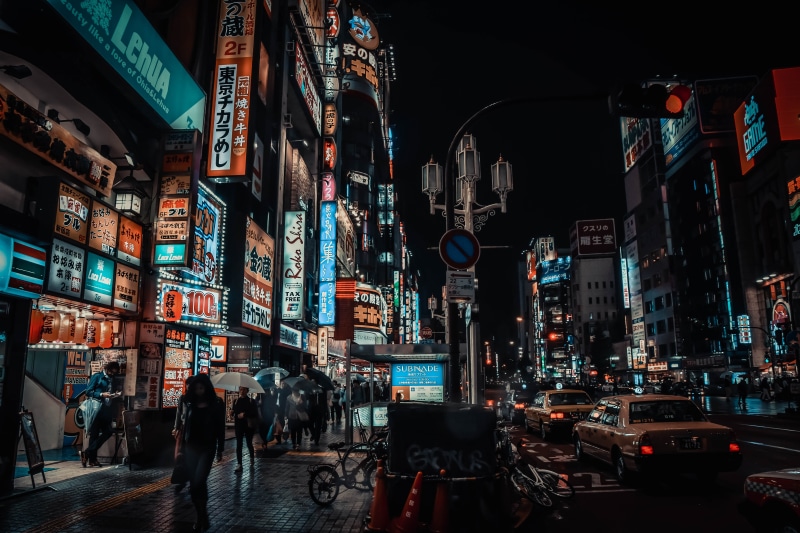 mode of transportation, night, illuminated, 5K, text, communication, advertisement, car, street, beside, land vehicle, nightlight, building, walking, commercial