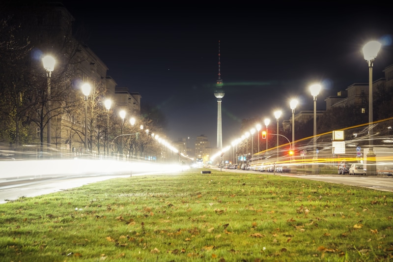 berlin, penthouse, 5K, street, motion, building exterior, traffic, lighting equipment, flat, outdoors, light, berlin-friedrichshain, light trail, nature