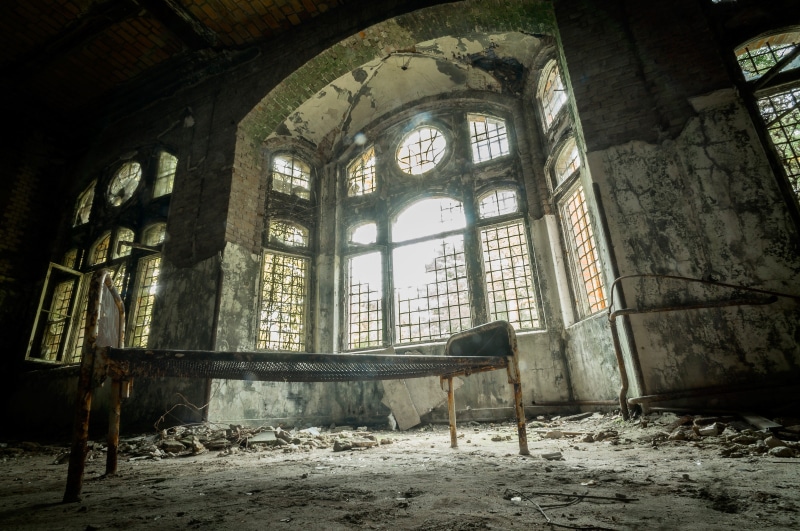 window, interior, ruined, building, obsolete, old, decline, place of worship, day, daytime, urbex, deterioration, spooky, bad condition, the past, messy