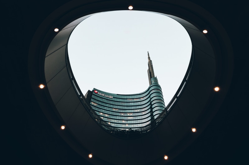 5K, porta nuova, illuminated, s, lighting equipment, modern, milan, dark, building exterior, built structure, building, low angle view, framed, urban