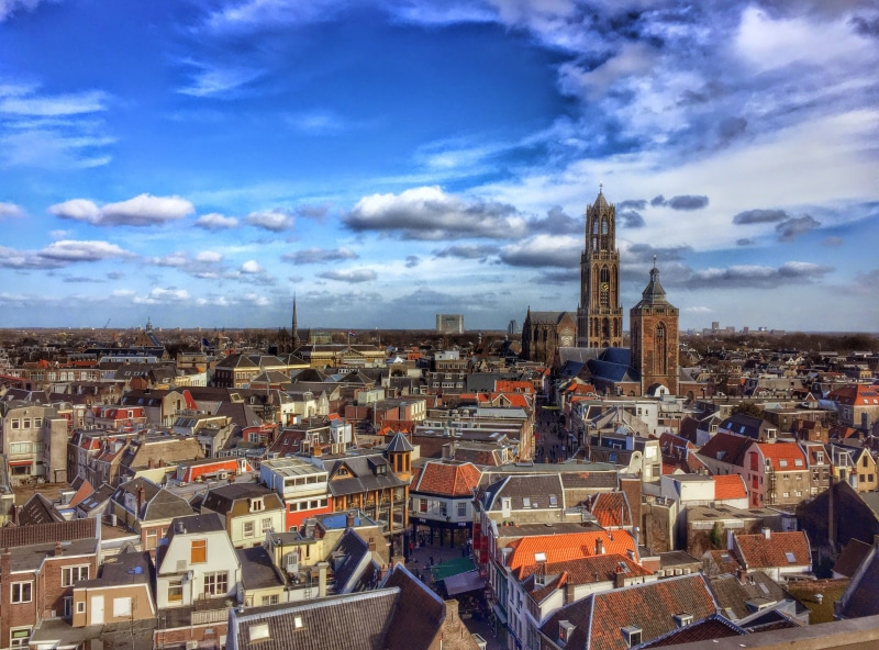 spire, building, cathedrals, travel destinations, urban Scene, outdoors, history, crowded, townscape, tower, spirituality, high angle view, cityscape, church